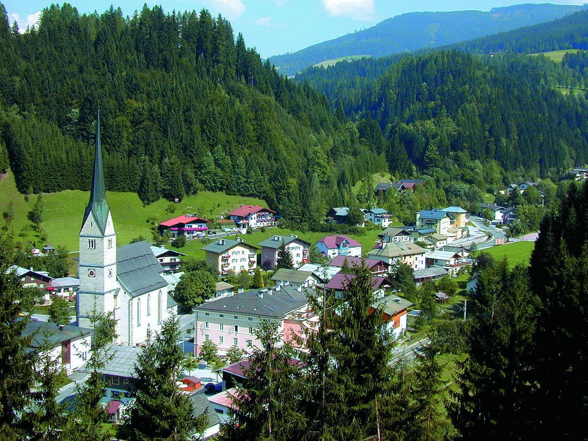 Hotel Hubertushof Flachau Exterior foto