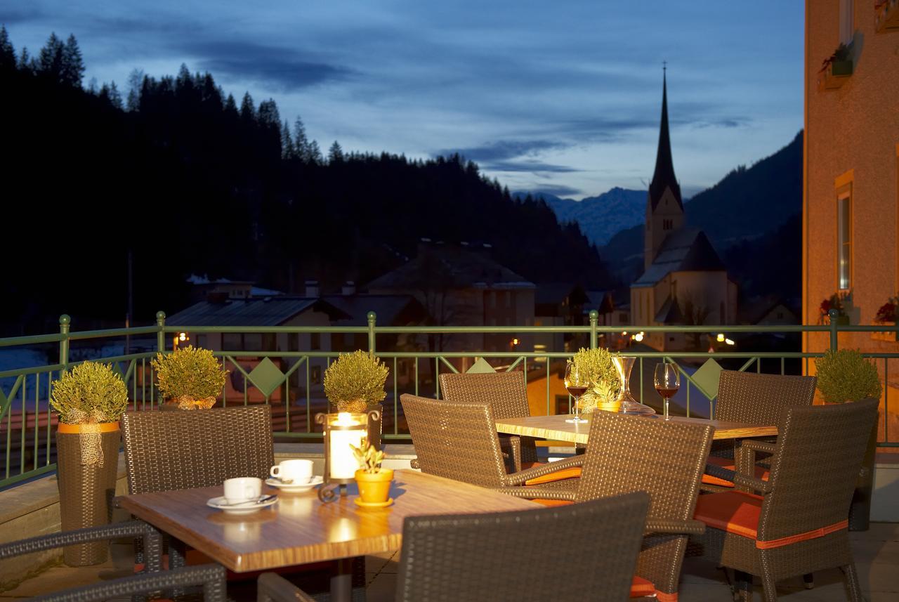 Hotel Hubertushof Flachau Exterior foto