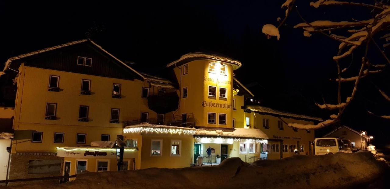 Hotel Hubertushof Flachau Exterior foto